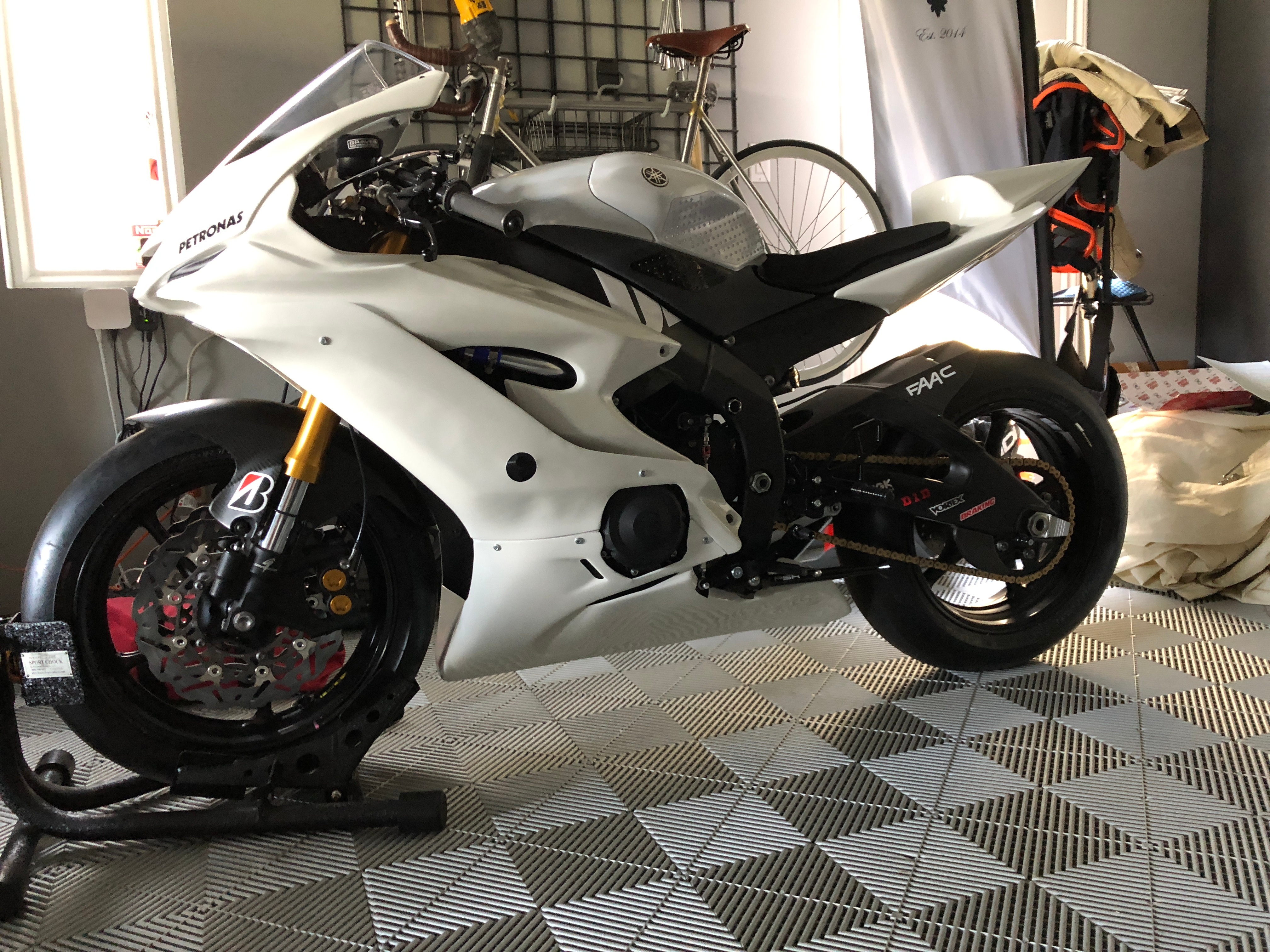 Graves Yamaha R6 — JD Beach #1 photo 23